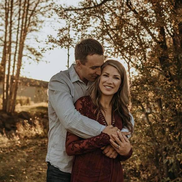 Meet your Posher, Becca - Picture 1 of 1